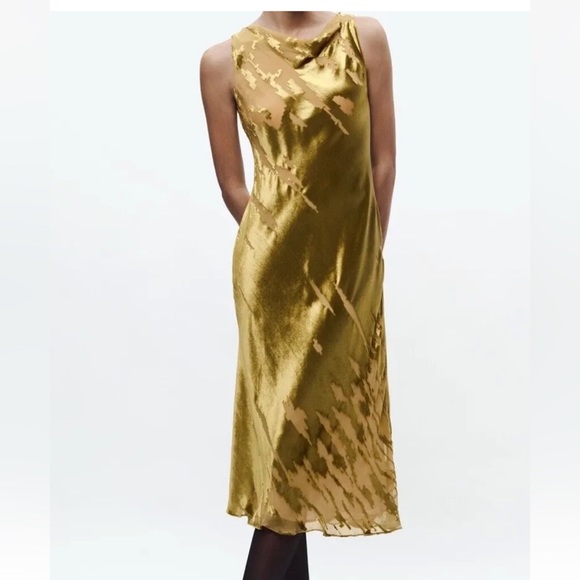 ZARA NEW COLLECTION VELVET MIDI DRESS 9430/108 Xs - Picture 1 of 1
